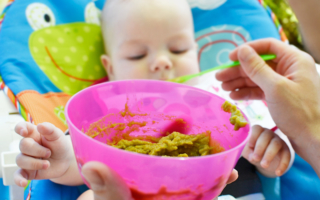 Kiedy rozpocząć rozszerzanie diety niemowląt?