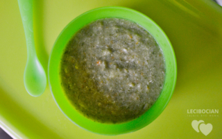 Zupa szpinakowa z warzywami i królikiem