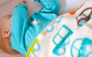 Czym przykrywać niemowlaka?