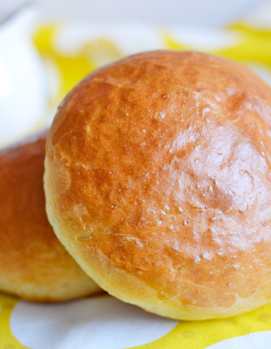 Bułki maślane – najlepszy przepis na miękkie bułki