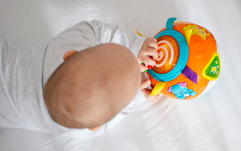 Zabawki dla niemowlaka - Hula-kula