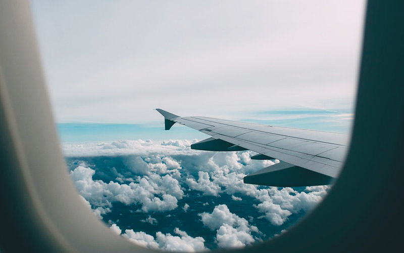 Podróż samolotem z rocznym dzieckiem, czyli jak przetrwać lot z maluchem