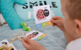 Karty matematyczne do druku – Zadania klamerkowe do liczenia