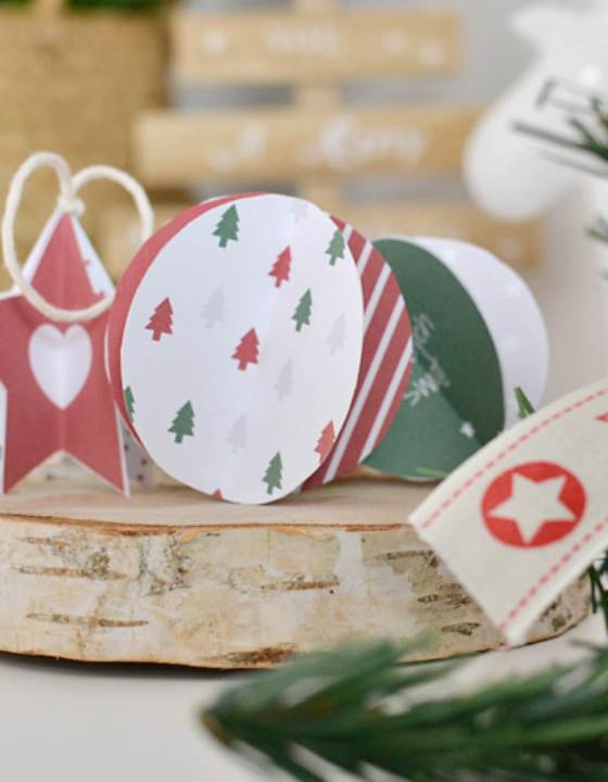 Bombki z papieru dla dzieci – jak zrobić bombki na choinkę?