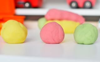 Najlepsza domowa ciastolina – jak zrobić miękką ciastolinę?