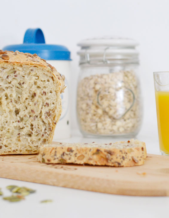 Chleb z ziarnami na drożdżach – najlepszy przepis