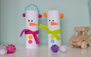 Bałwanek z rolki papieru – zimowe prace plastyczne dla dzieci