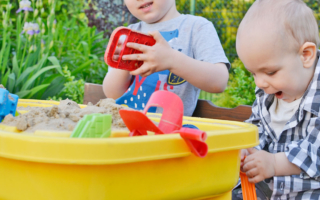 Atrakcje dla dzieci w ogrodzie – Pomysły na ogrodowe zabawy!