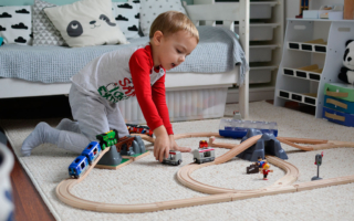 Drewniana kolejka, czyli zabawka z której się nie wyrasta