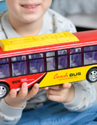 Emiglio – duży robot dla dzieci, który reaguje na dziecko