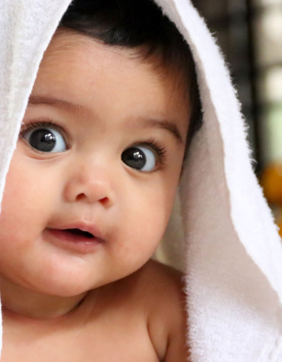 Maść na odparzenia, emulsja do kąpieli, krem do twarzy, czyli niezbędne kosmetyki dla noworodka i niemowlaka