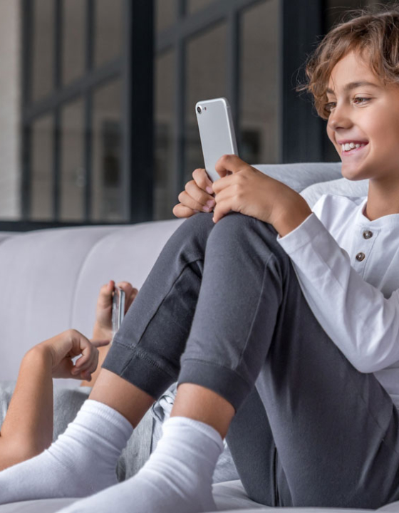 Pierwszy telefon dla dziecka – na jakie funkcje zwrócić uwagę?