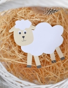 Kurczak z papieru wyskakujący z jajka