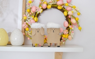 Baranek z rolki po papierze toaletowym