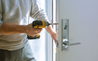 Złota rączka na co dzień – 5 prostych napraw, które możesz zrobić samodzielnie w domu