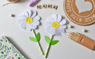 Jak zrobić kwiaty z papierowych serc?