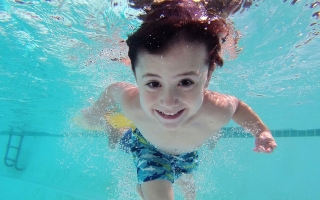 Kolory i motywy – jaki wodny plac zabaw wybrać dla dziecka?