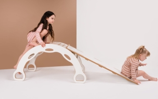 Dlaczego warto podarować dziecku meble i zabawki marki tupti.wood? Wyjaśniamy