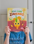 Motylek malowany gąbką – wiosenna zabawa dla dzieci