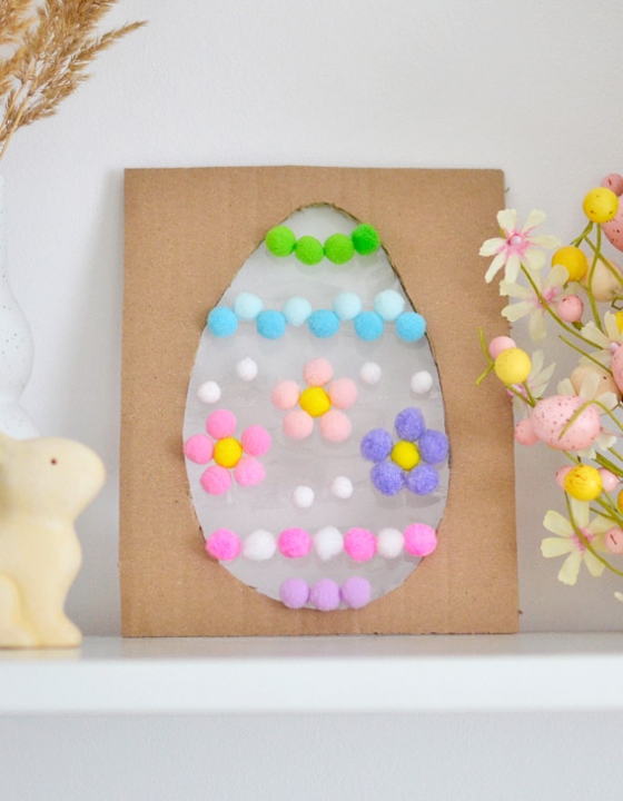 Wielkanocne sensoryczne jajko z kartonu