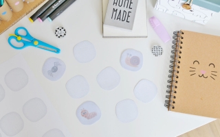 Kamienie z ukrytymi robaczkami – do druku