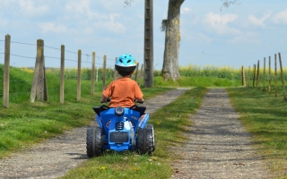 Autka na akumulator dla dzieci – jakie wybrać?